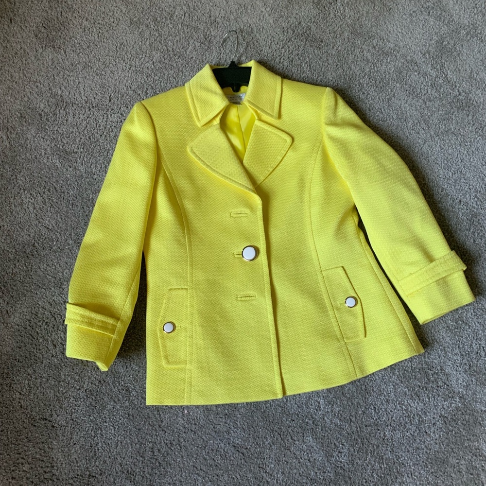 Tahari short jacket